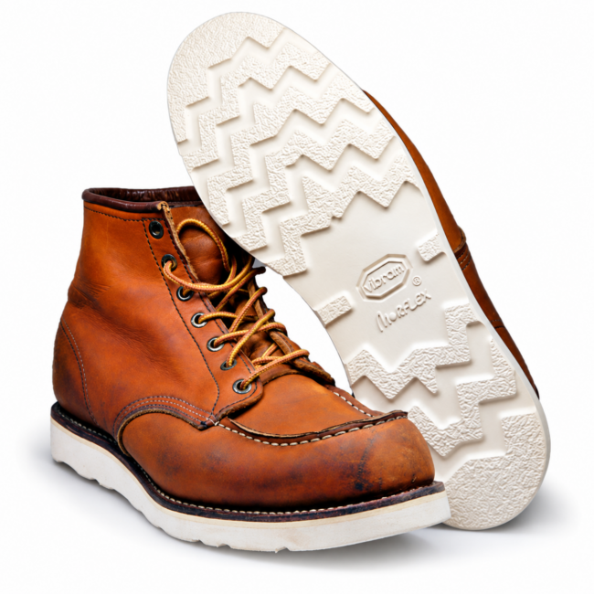 Braune Red Wing Moc Toe Boots nach Neubesohlung mit heller Vibram Morflex Sohle