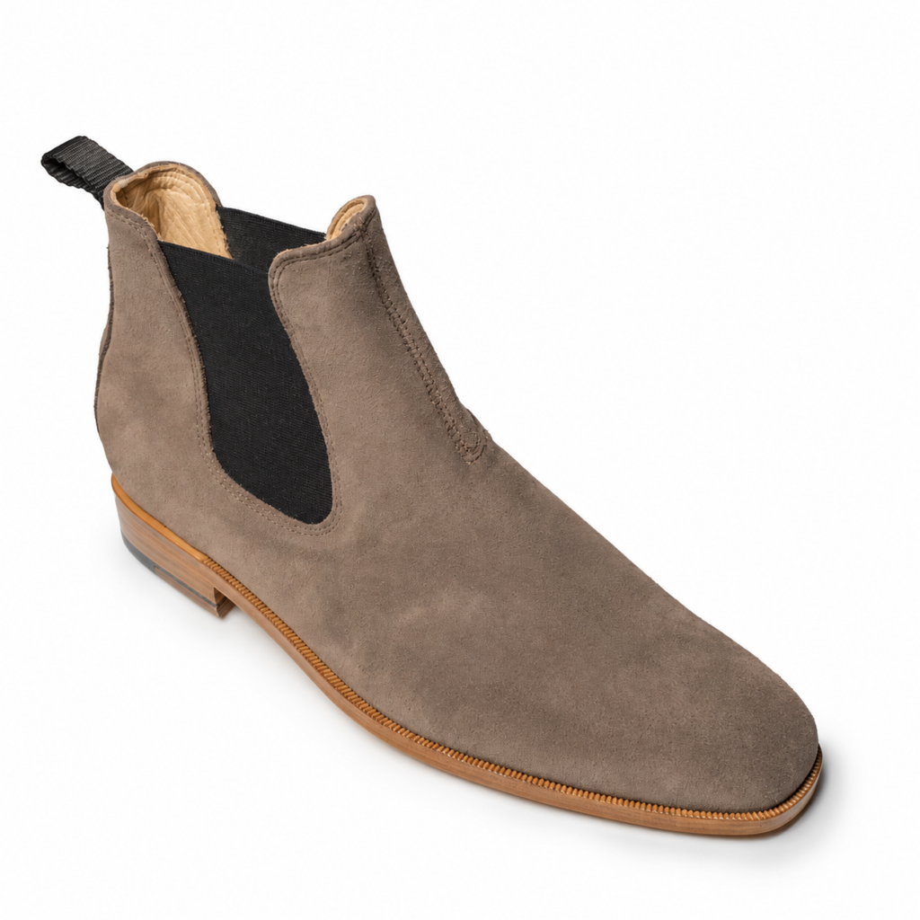 Taupefarbener Handmacher-Chelsea-Boot aus Rauleder mit schwarzen Elastikeinsätzen