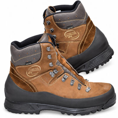 Braune Meindl Wanderschuhe mit schwarzem Sohlenrand und Profilsohlen in Seitenansicht
